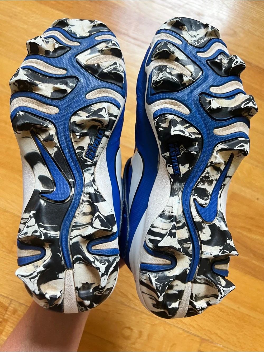 Nike FastFlex Trout Cleats Blue & White size 4Y